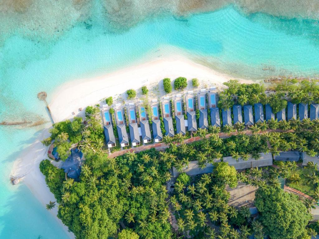 Royal Island Resort & Spa 5*